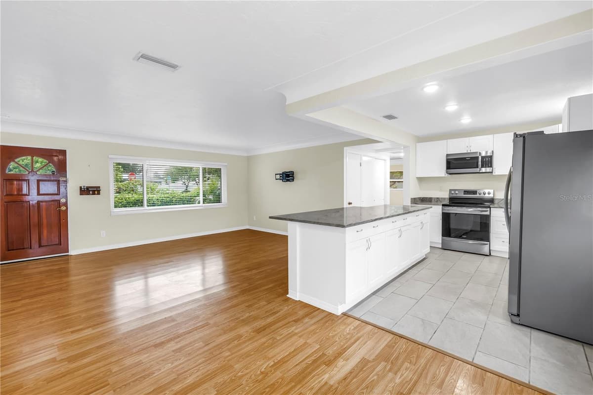 6195 28TH AVENUE — photo 9 of 44