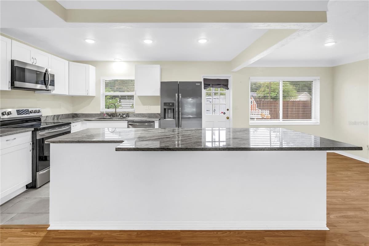6195 28TH AVENUE — photo 17 of 44