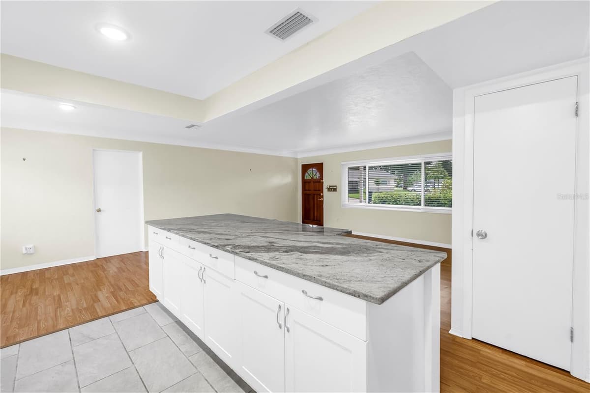 6195 28TH AVENUE — photo 13 of 44
