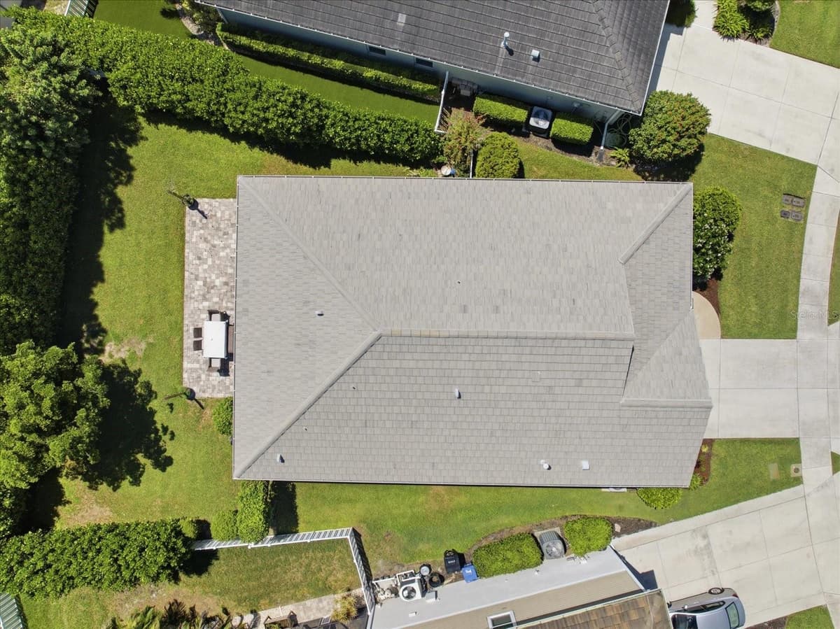 116 AVENS DRIVE — photo 9 of 49