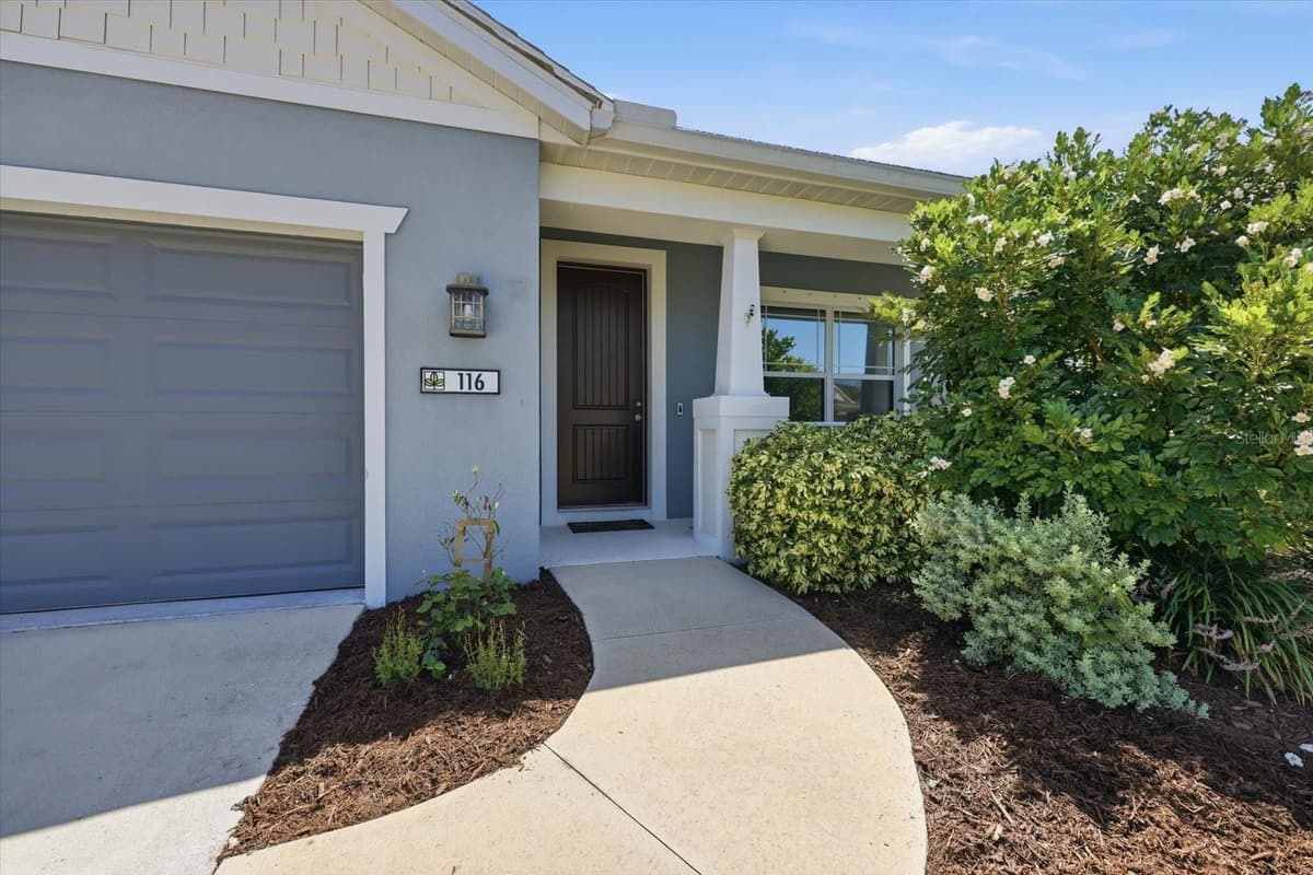 116 AVENS DRIVE — photo 3 of 49