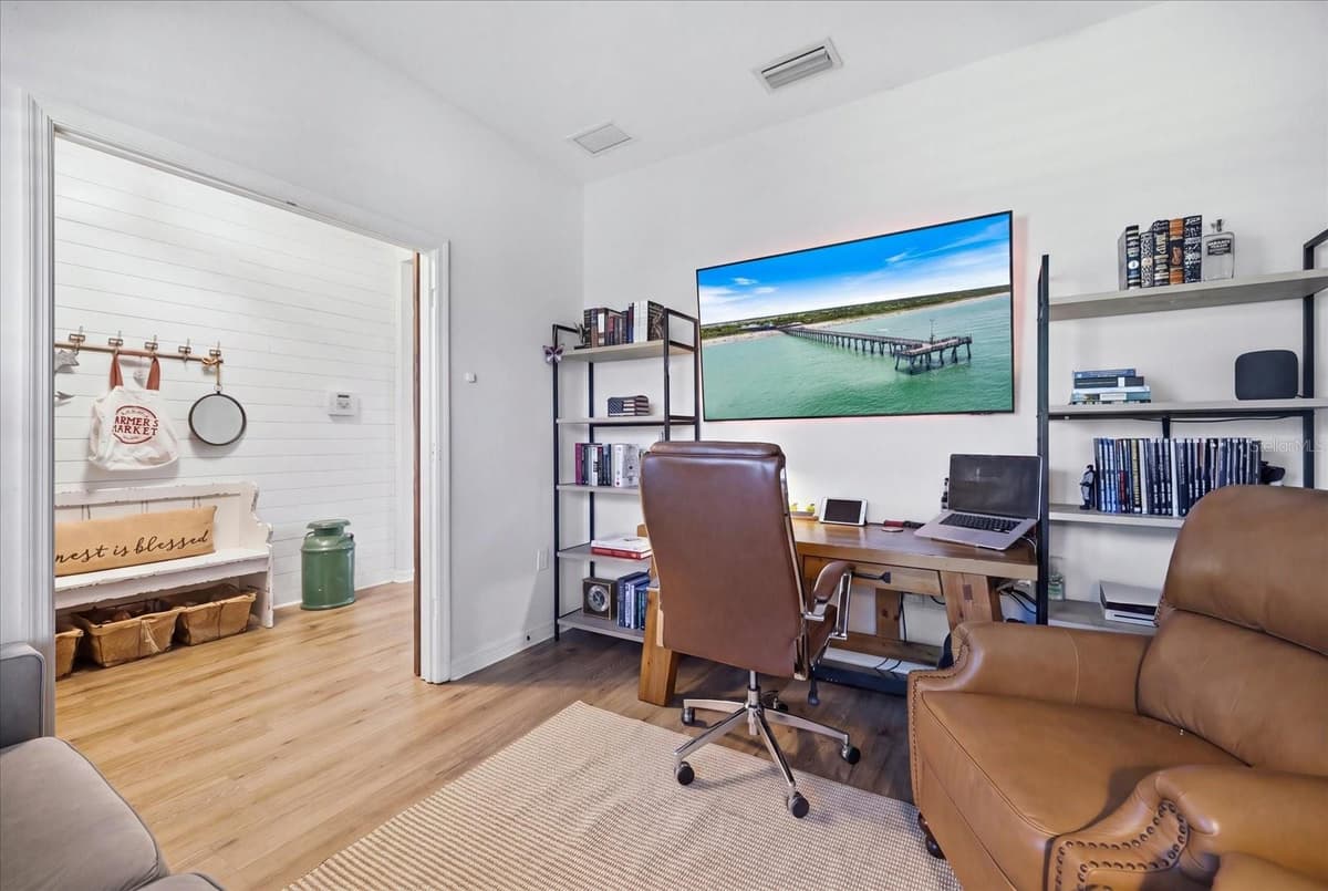 116 AVENS DRIVE — photo 12 of 49