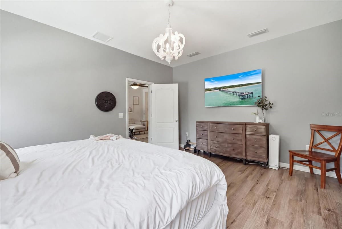 116 AVENS DRIVE — photo 33 of 49