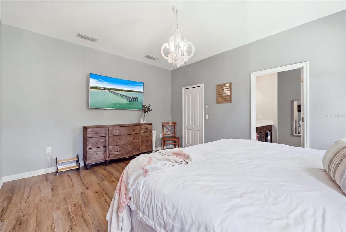 116 AVENS DRIVE — photo 32 of 49