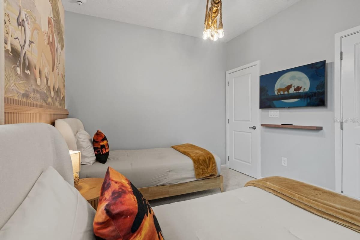 4472 MONADO DRIVE — photo 19 of 48