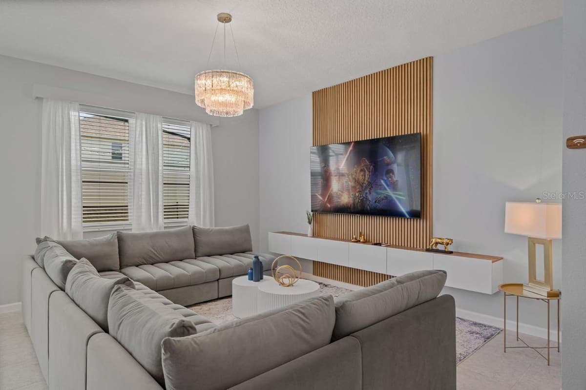 4472 MONADO DRIVE — photo 8 of 48
