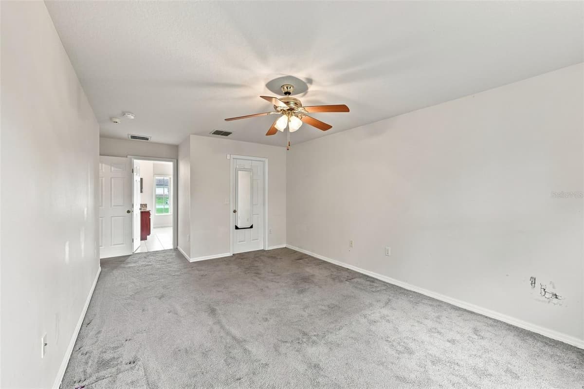 2032 DE CARLO AVENUE — photo 19 of 40