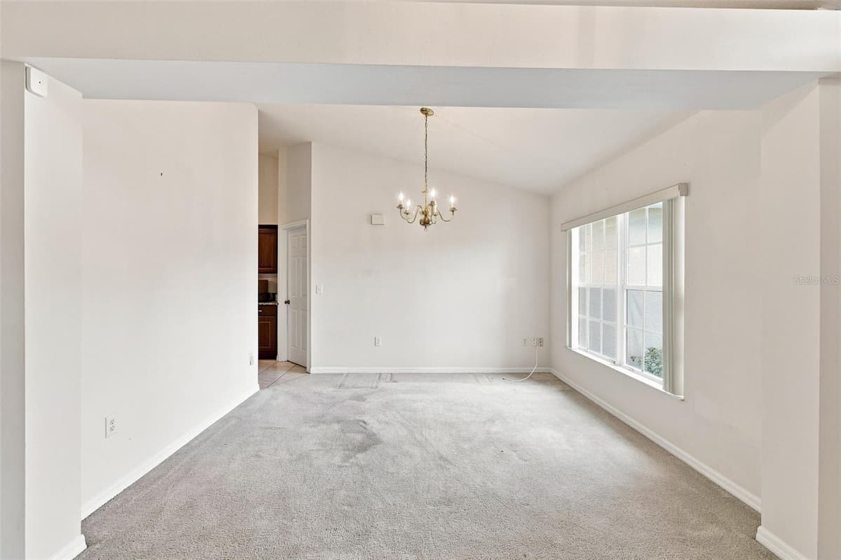 2032 DE CARLO AVENUE — photo 7 of 40