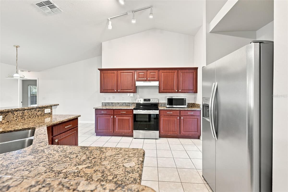 2032 DE CARLO AVENUE — photo 17 of 40