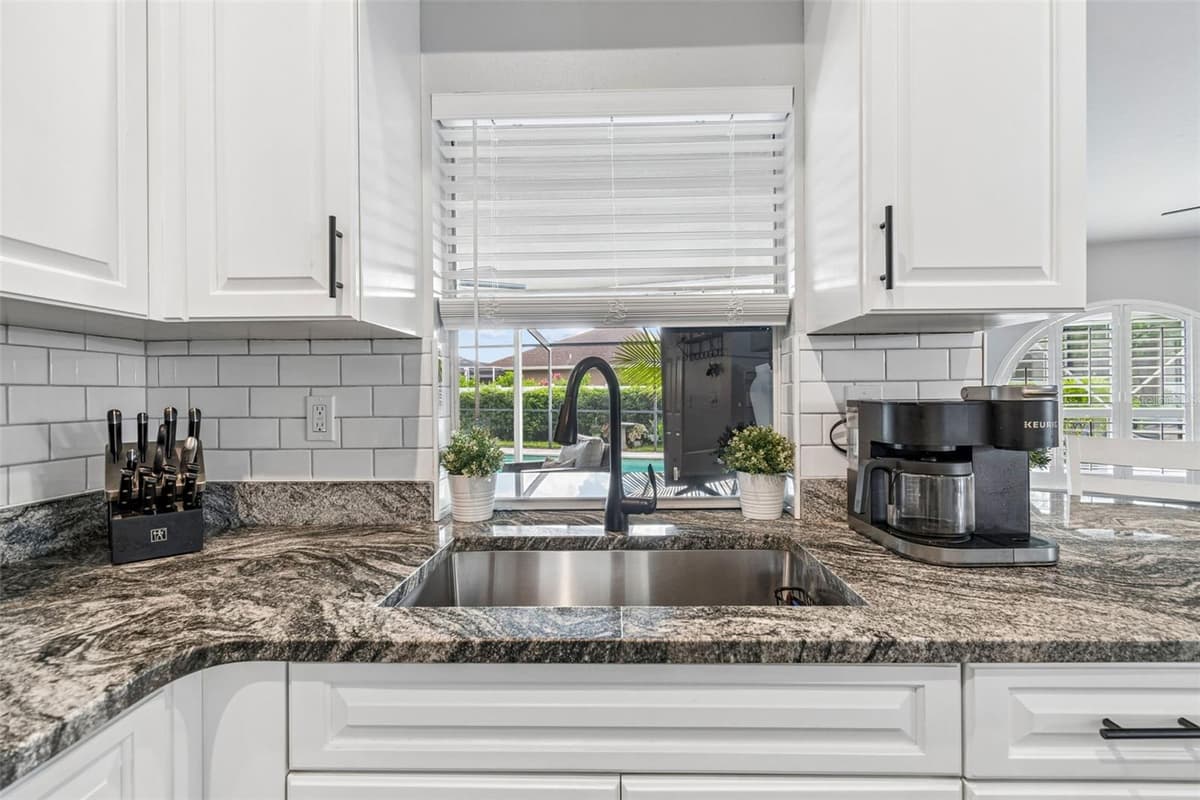 5424 LOS PALOS DRIVE — photo 18 of 55