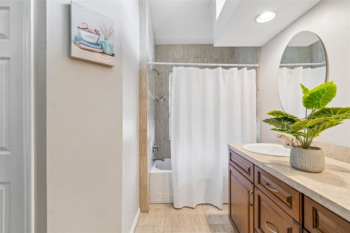 5424 LOS PALOS DRIVE — photo 14 of 55