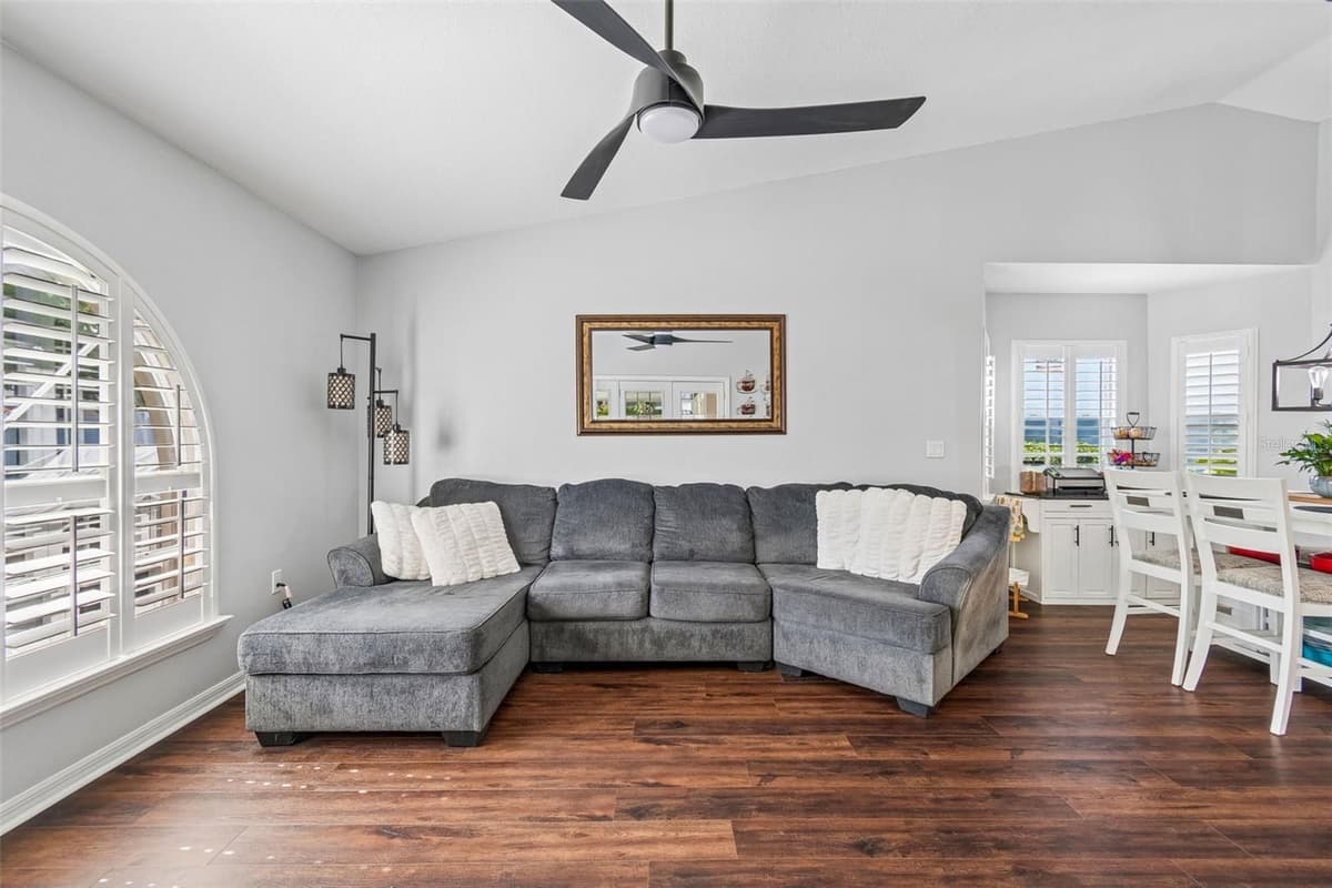 5424 LOS PALOS DRIVE — photo 24 of 55