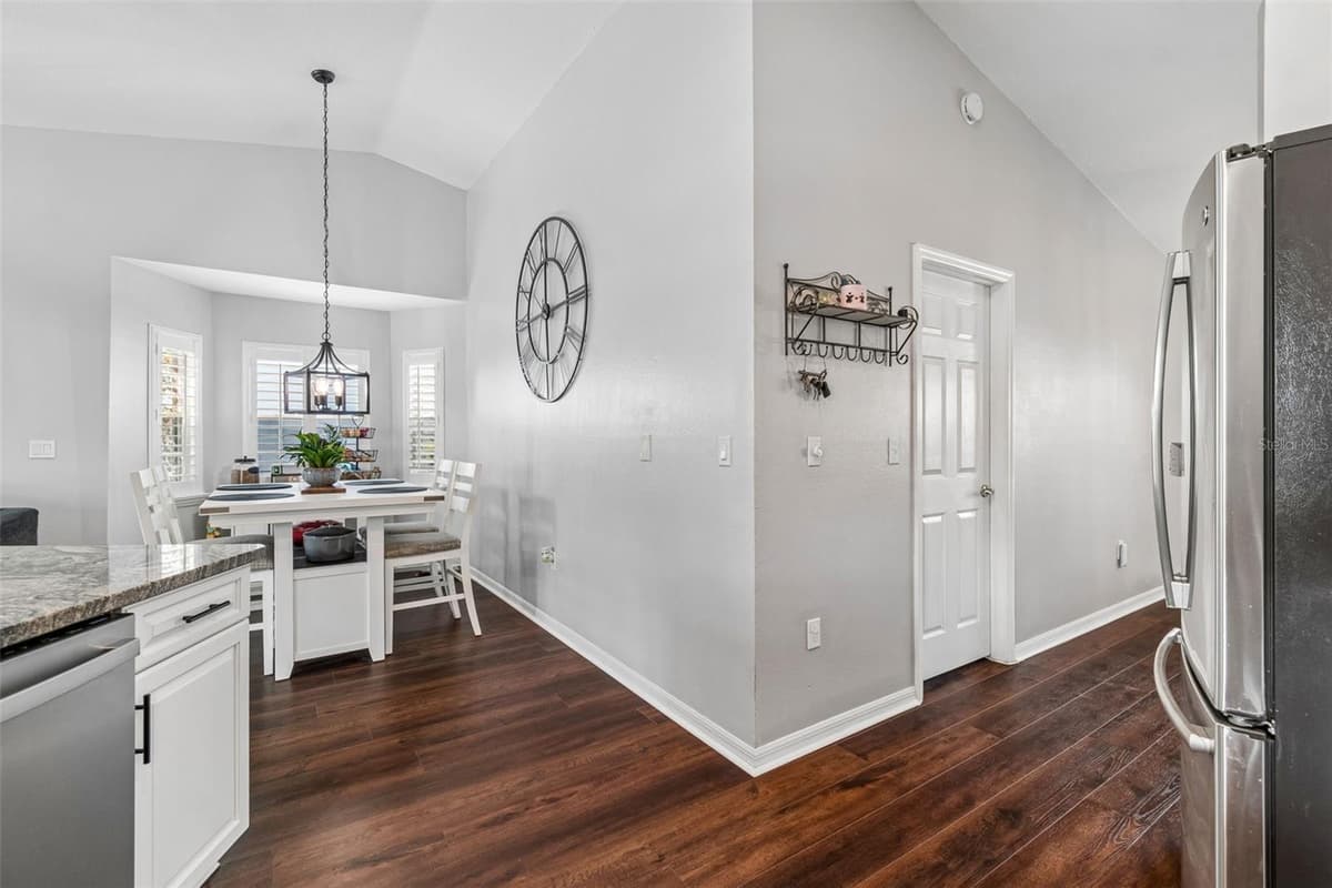 5424 LOS PALOS DRIVE — photo 19 of 55