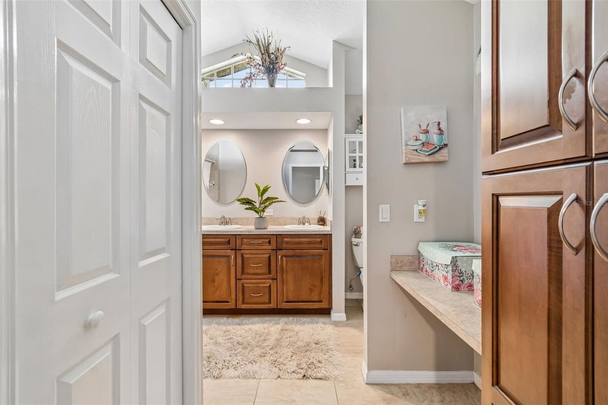 5424 LOS PALOS DRIVE — photo 13 of 55