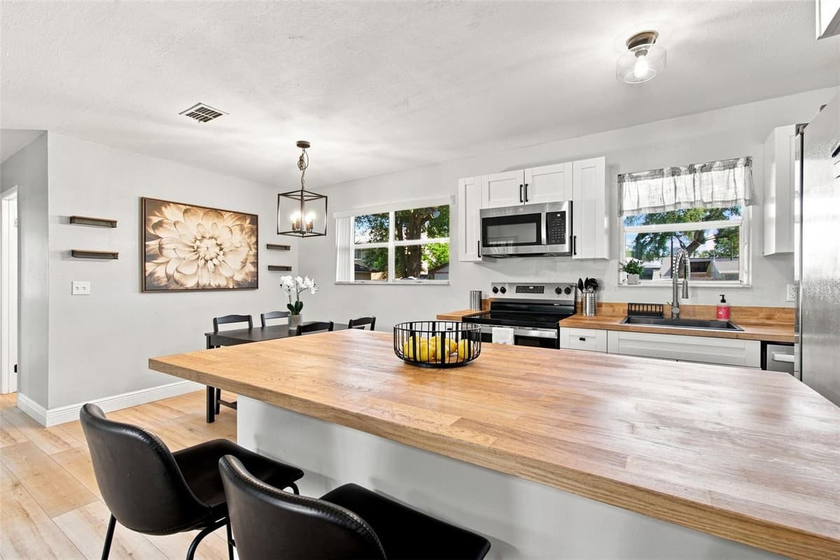 5206 PARADE STREET — photo 8 of 74