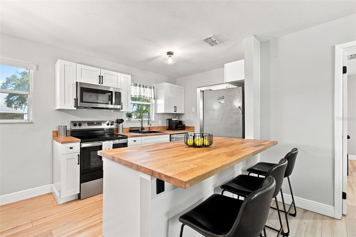 5206 PARADE STREET — photo 10 of 74