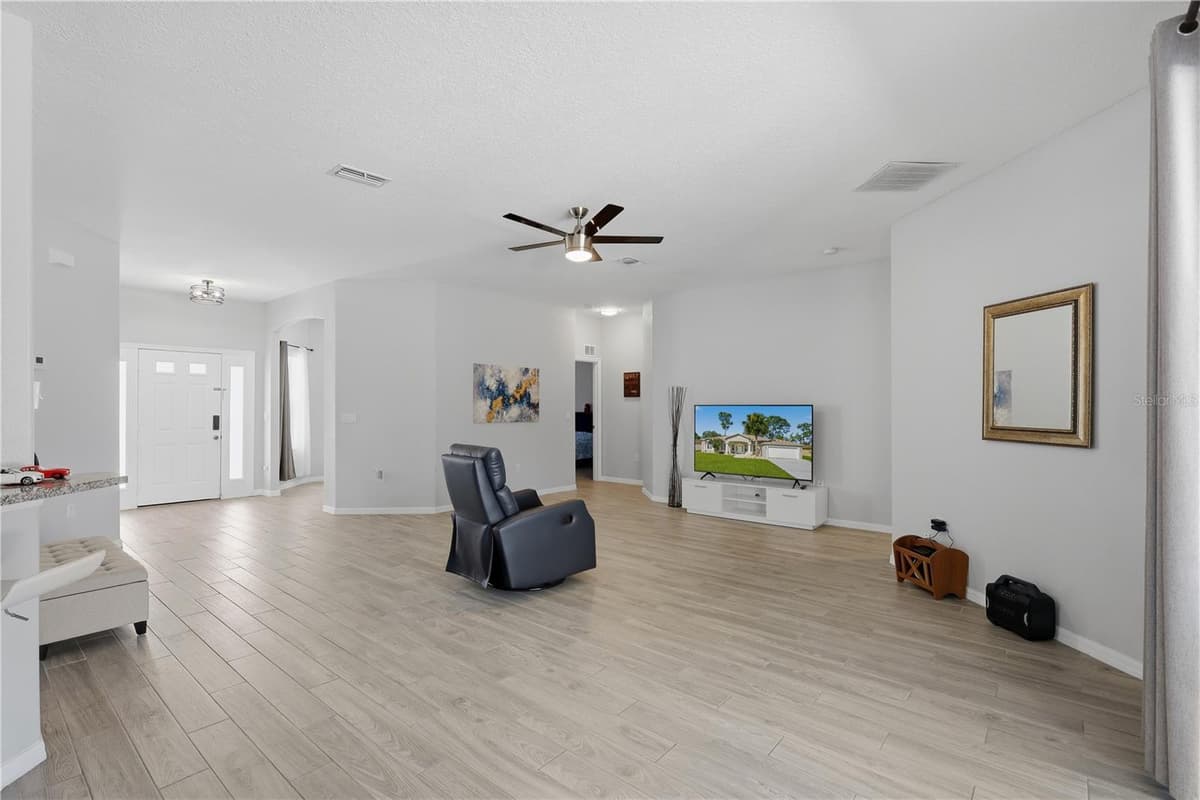 49 BOTANY LANE — photo 19 of 52