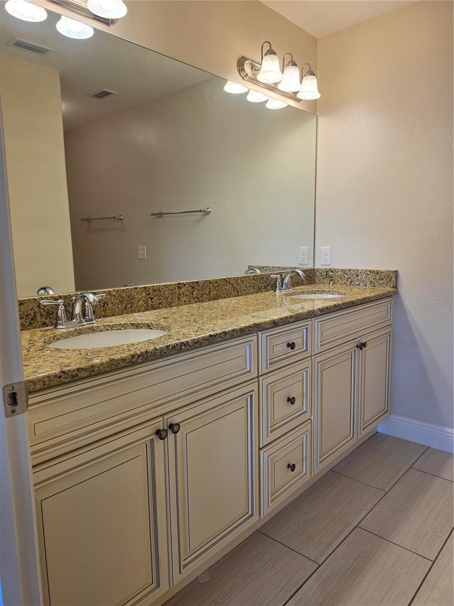 2951 BURBERRY PLACE — photo 36 of 52