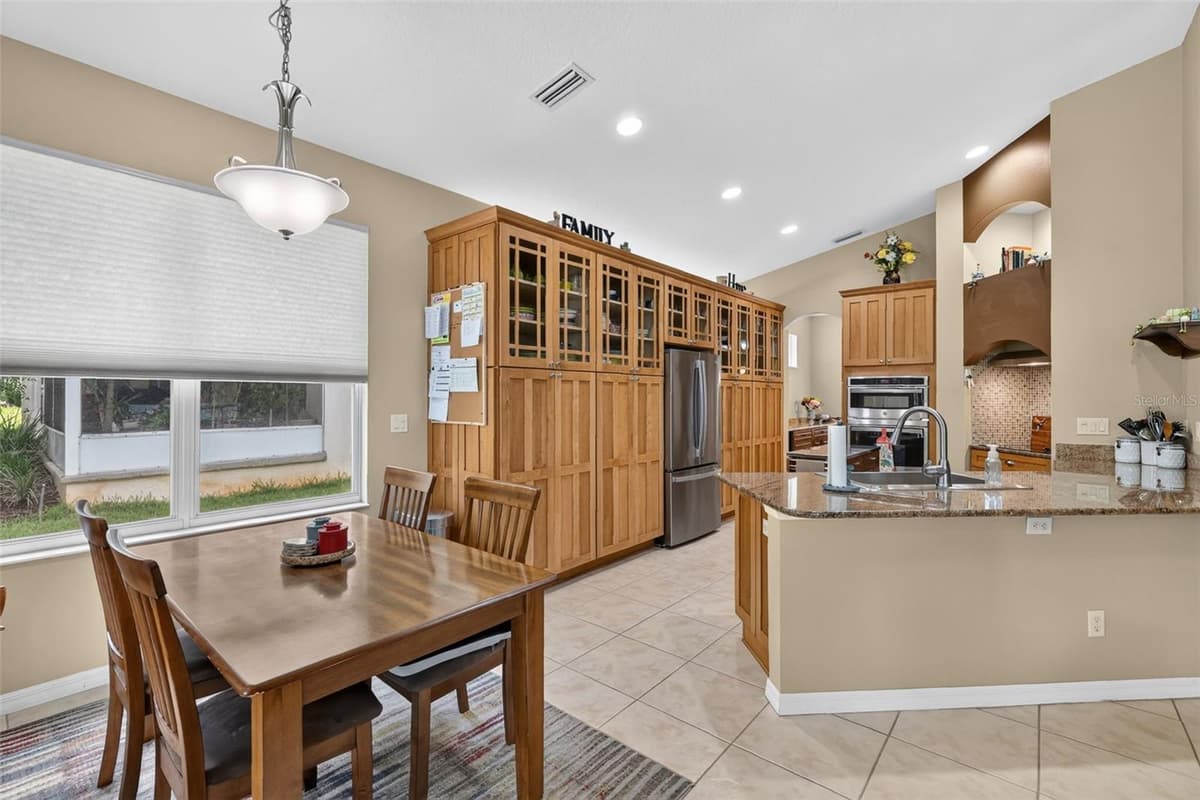 20512 QUEEN ALEXANDRA DRIVE — photo 22 of 70