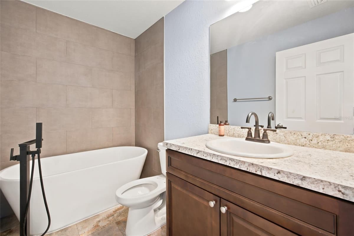 19056 SAINT BENEDICT DRIVE — photo 14 of 34