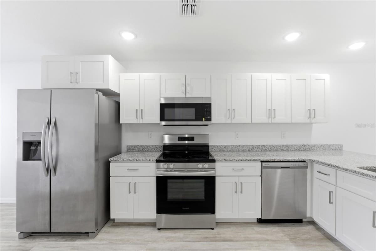302 AVENUE P NW — photo 5 of 26