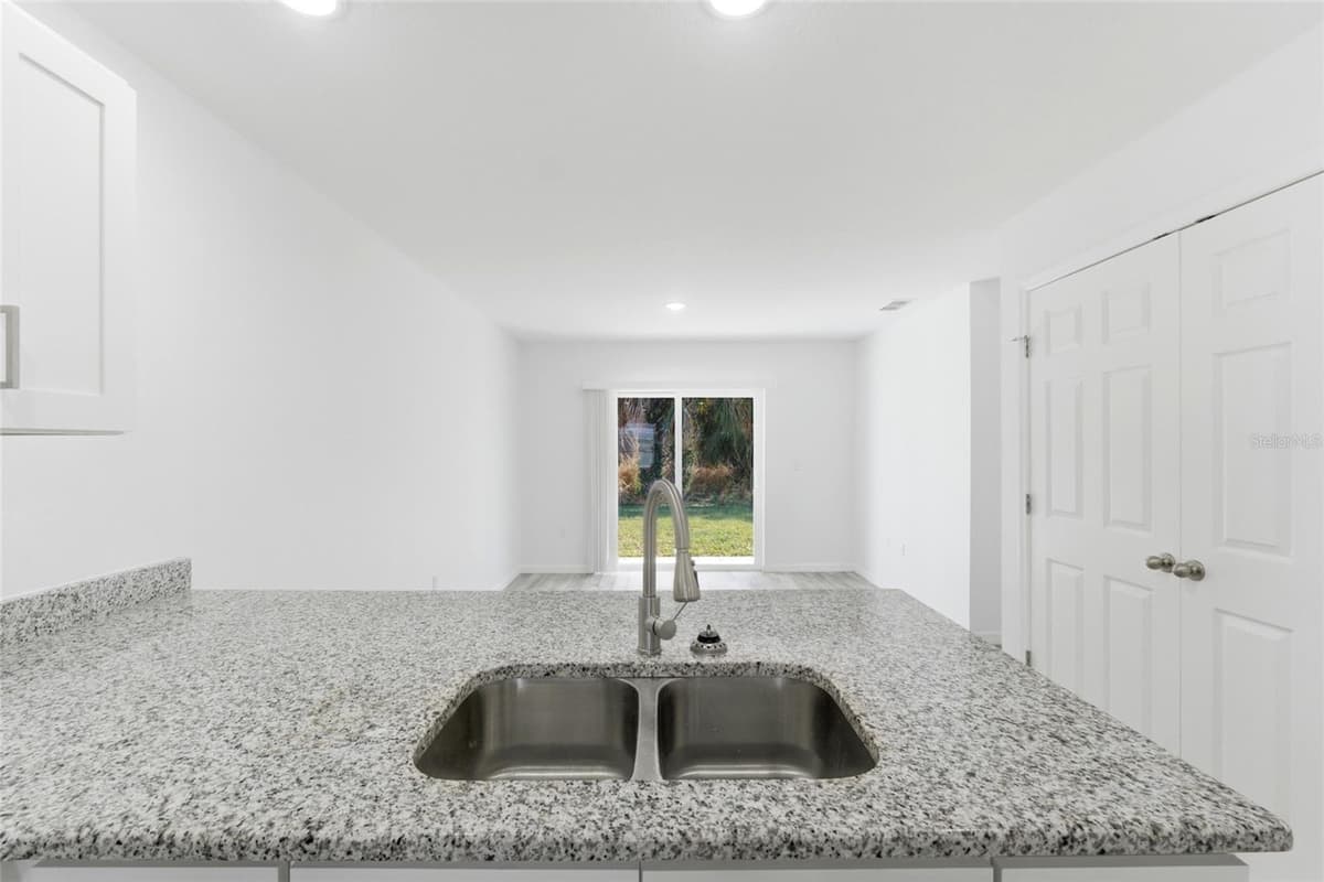 302 AVENUE P NW — photo 6 of 26