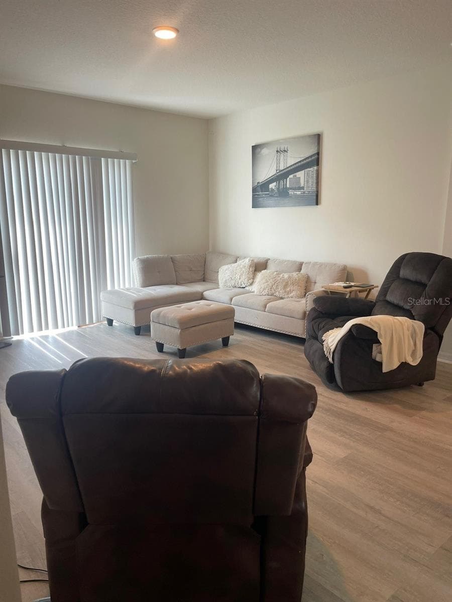 320 LIBERTY BOULEVARD — photo 19 of 32