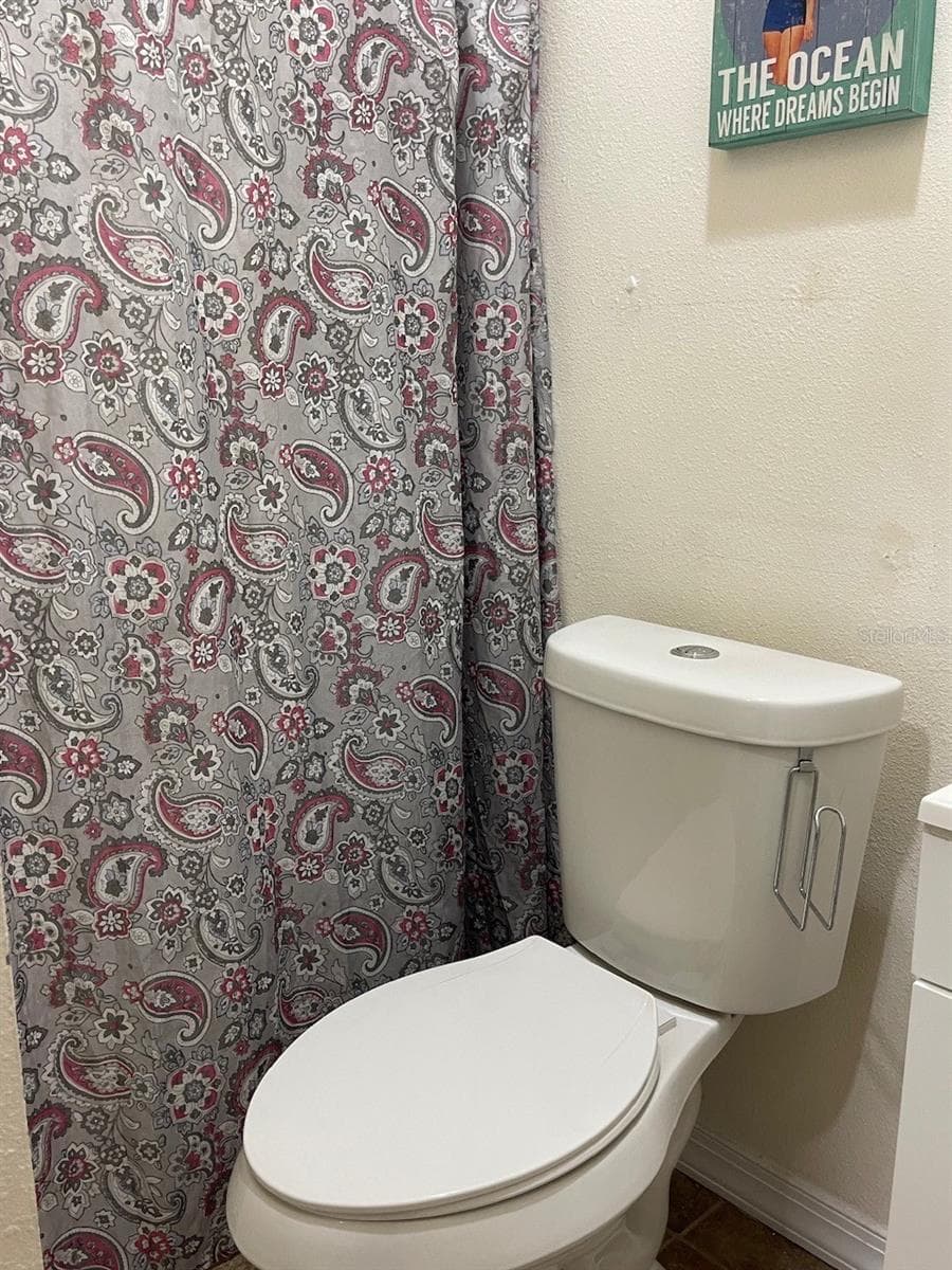 320 LIBERTY BOULEVARD — photo 13 of 32
