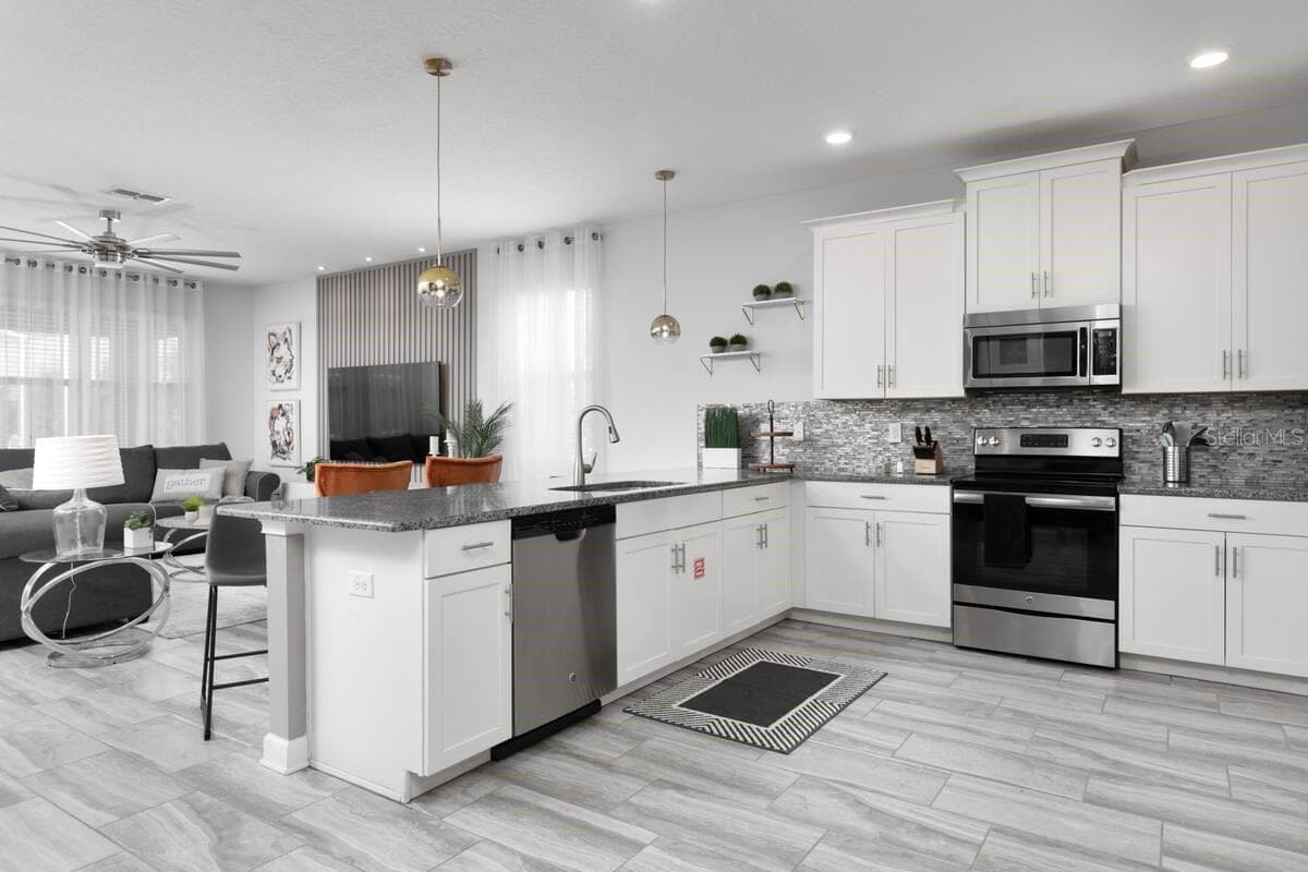 9033 HAZARD STREET — photo 4 of 61