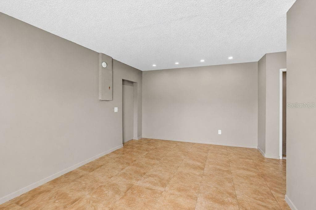 664 MADRID DRIVE — photo 44 of 52