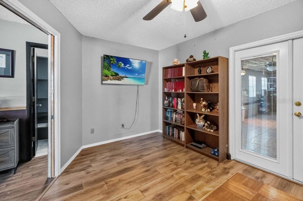 664 MADRID DRIVE — photo 25 of 52