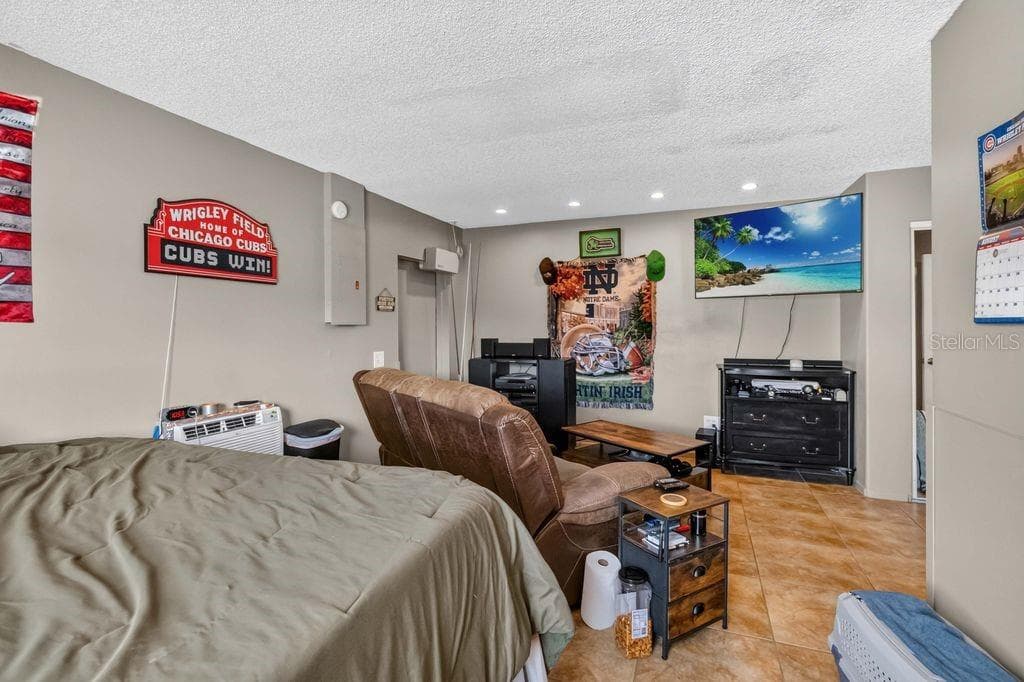 664 MADRID DRIVE — photo 43 of 52