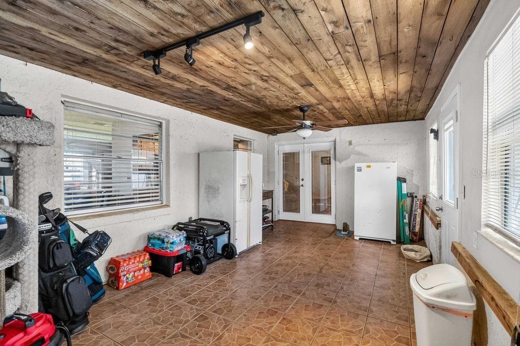 664 MADRID DRIVE — photo 51 of 52
