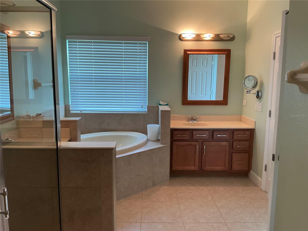 7059 ISLAMORADA CIRCLE — photo 19 of 38