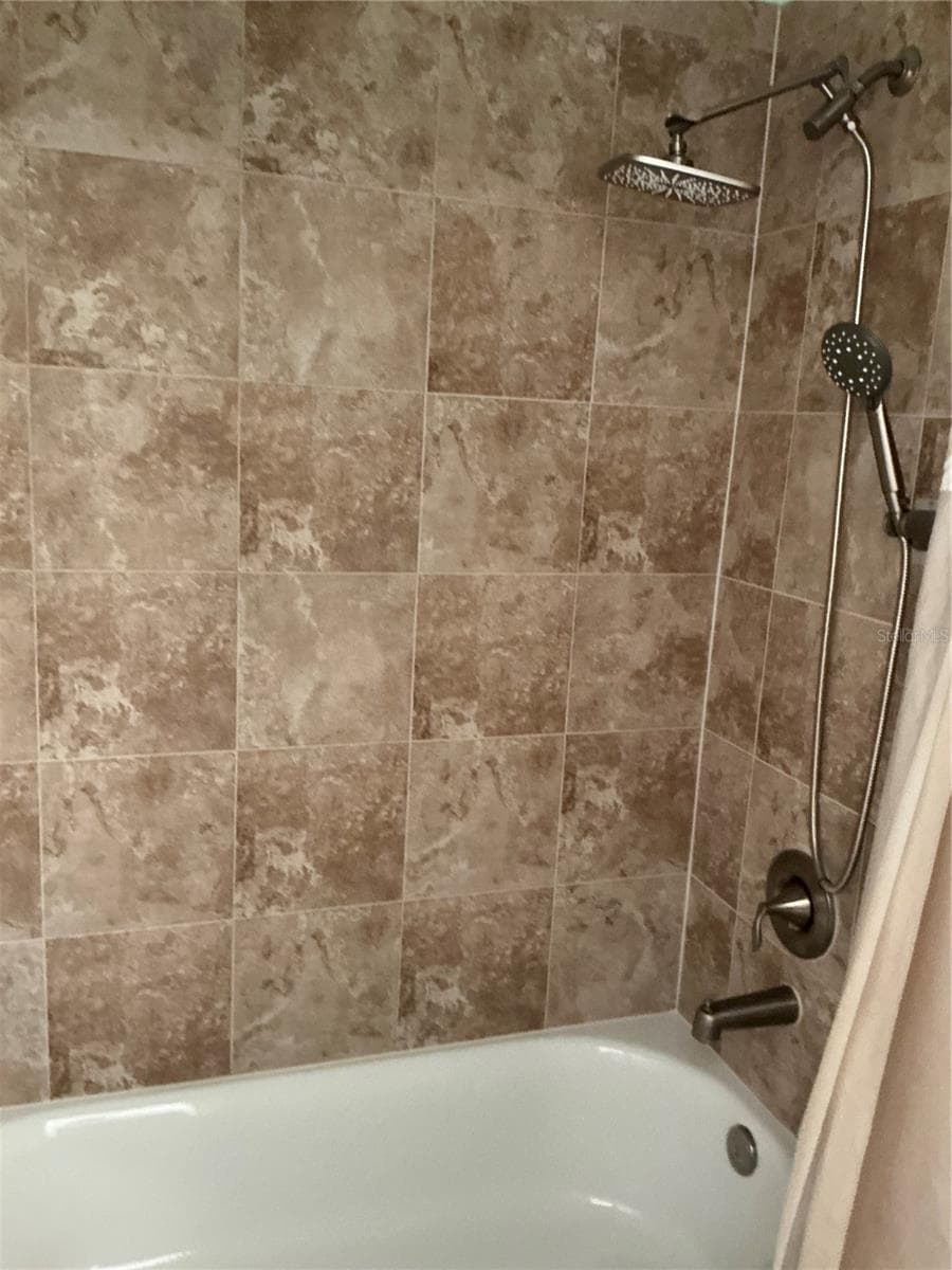7059 ISLAMORADA CIRCLE — photo 24 of 38