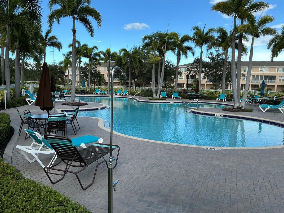 7059 ISLAMORADA CIRCLE — photo 35 of 38