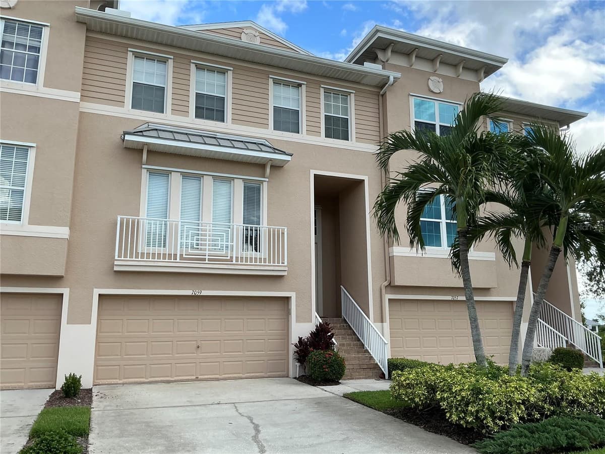 7059 ISLAMORADA CIRCLE — photo 2 of 38
