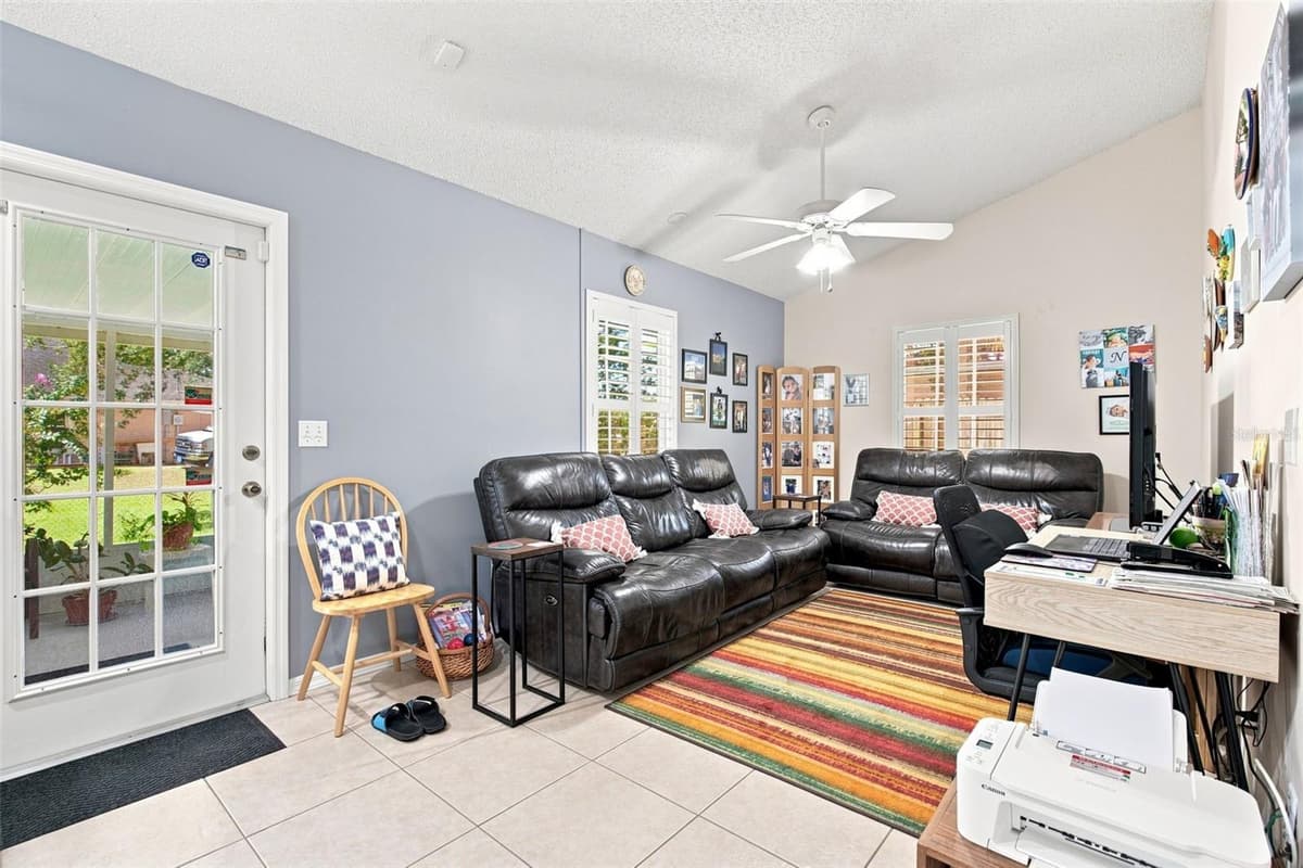 881 FOSTER AVENUE — photo 11 of 26