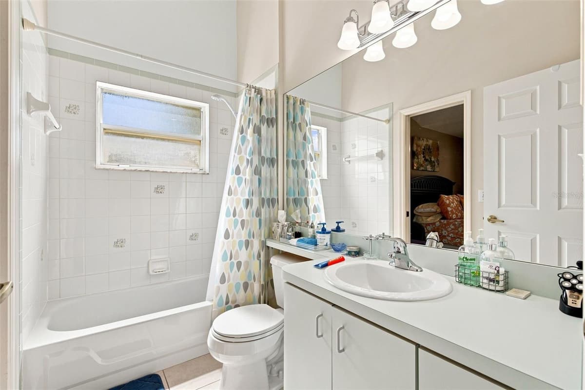 881 FOSTER AVENUE — photo 19 of 26