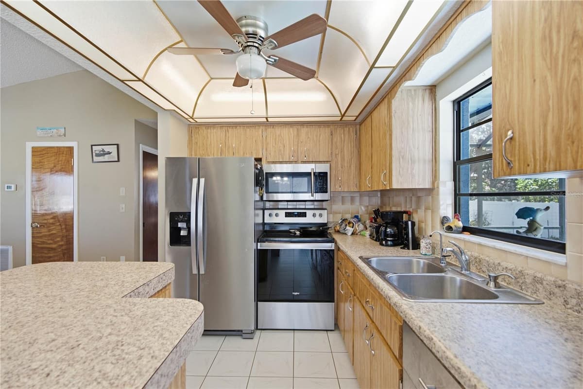 11423 LINDEN DRIVE — photo 9 of 26