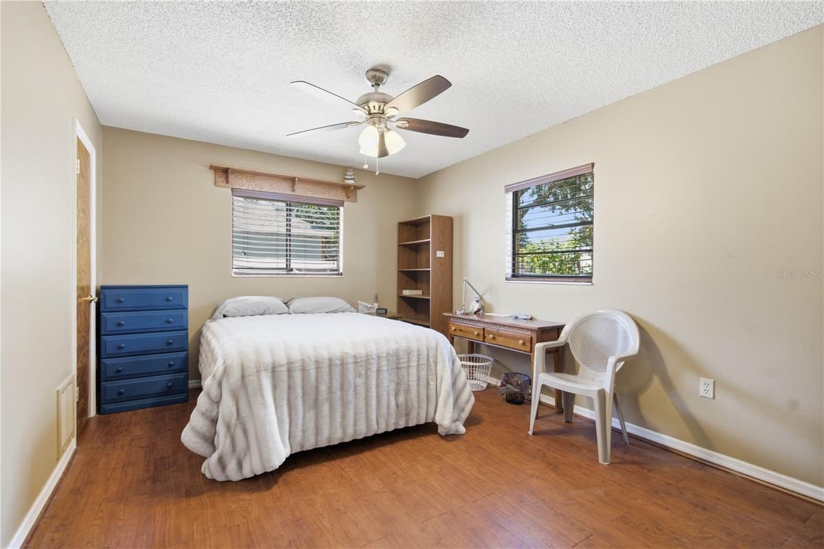 11423 LINDEN DRIVE — photo 12 of 26