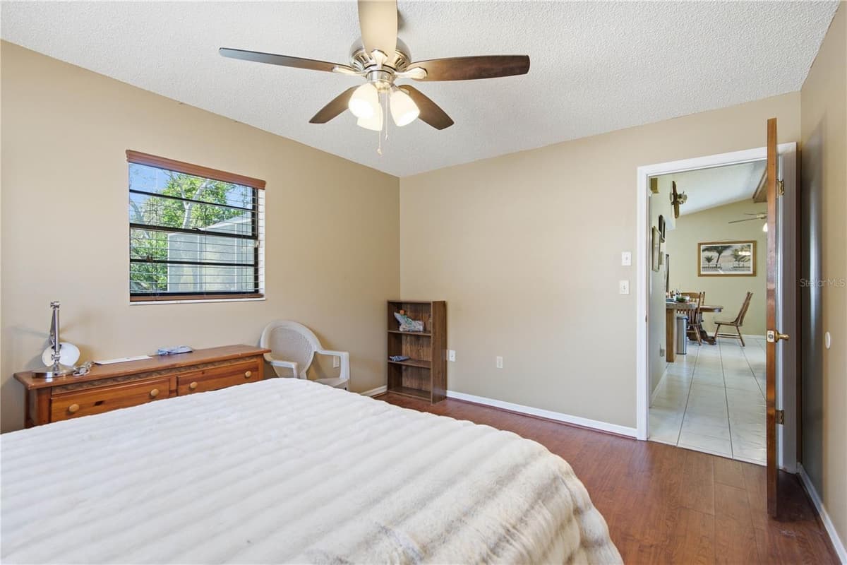 11423 LINDEN DRIVE — photo 14 of 26