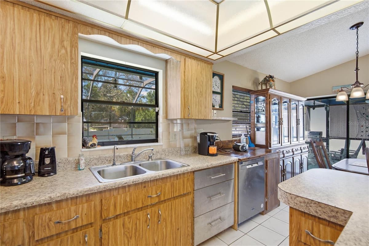 11423 LINDEN DRIVE — photo 10 of 26
