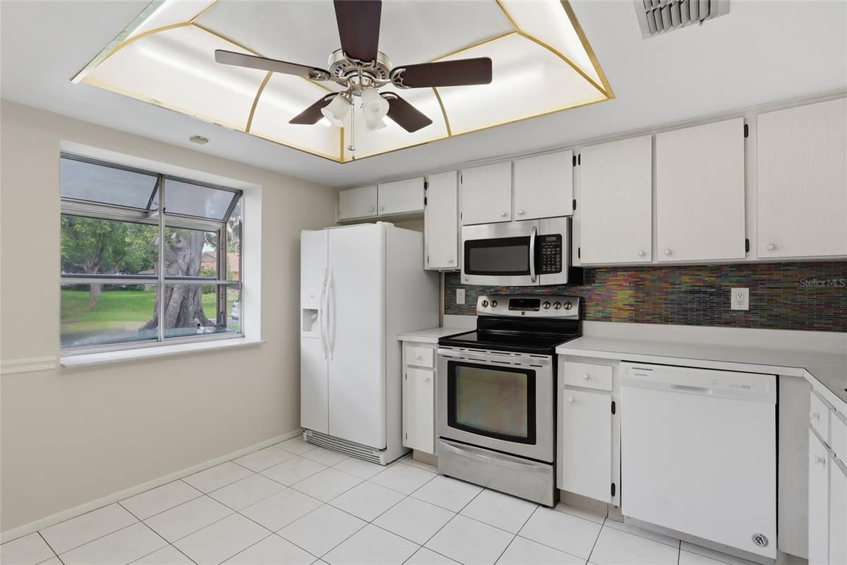 2211 LARK CIRCLE — photo 4 of 20