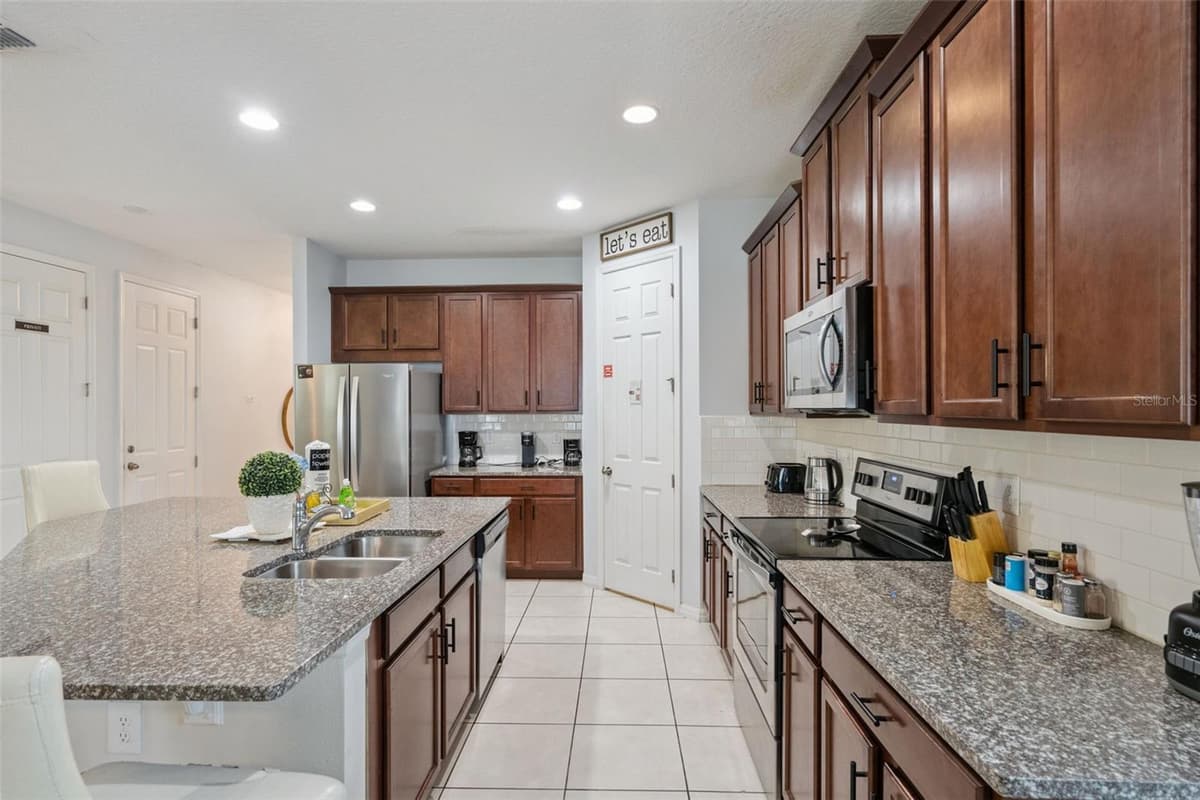 1633 NASSAU POINT TRAIL — photo 9 of 66