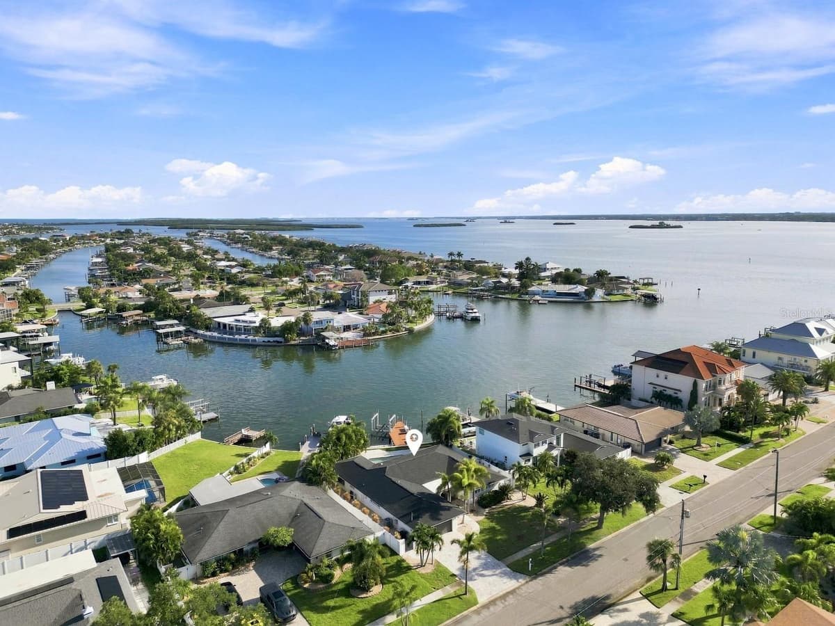 320 PALM ISLAND — photo 45 of 50