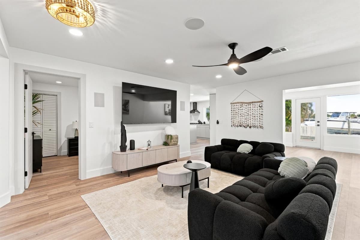 320 PALM ISLAND — photo 18 of 50