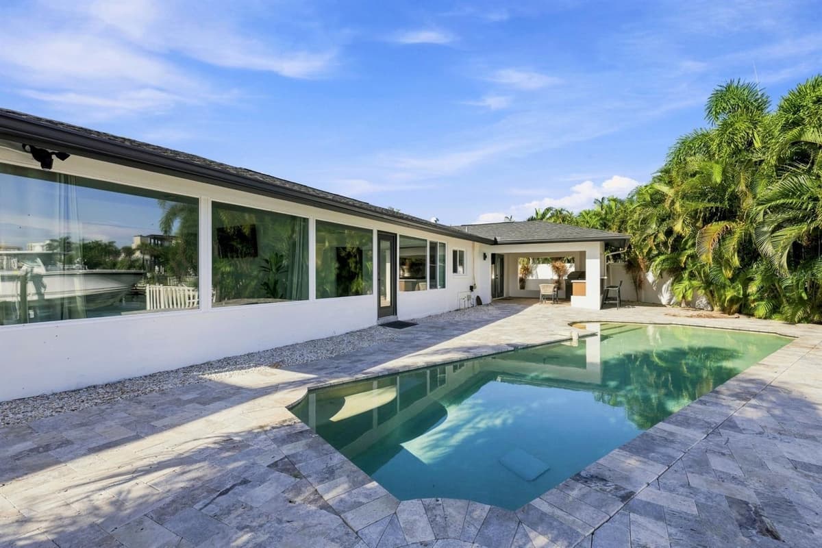 320 PALM ISLAND — photo 9 of 50
