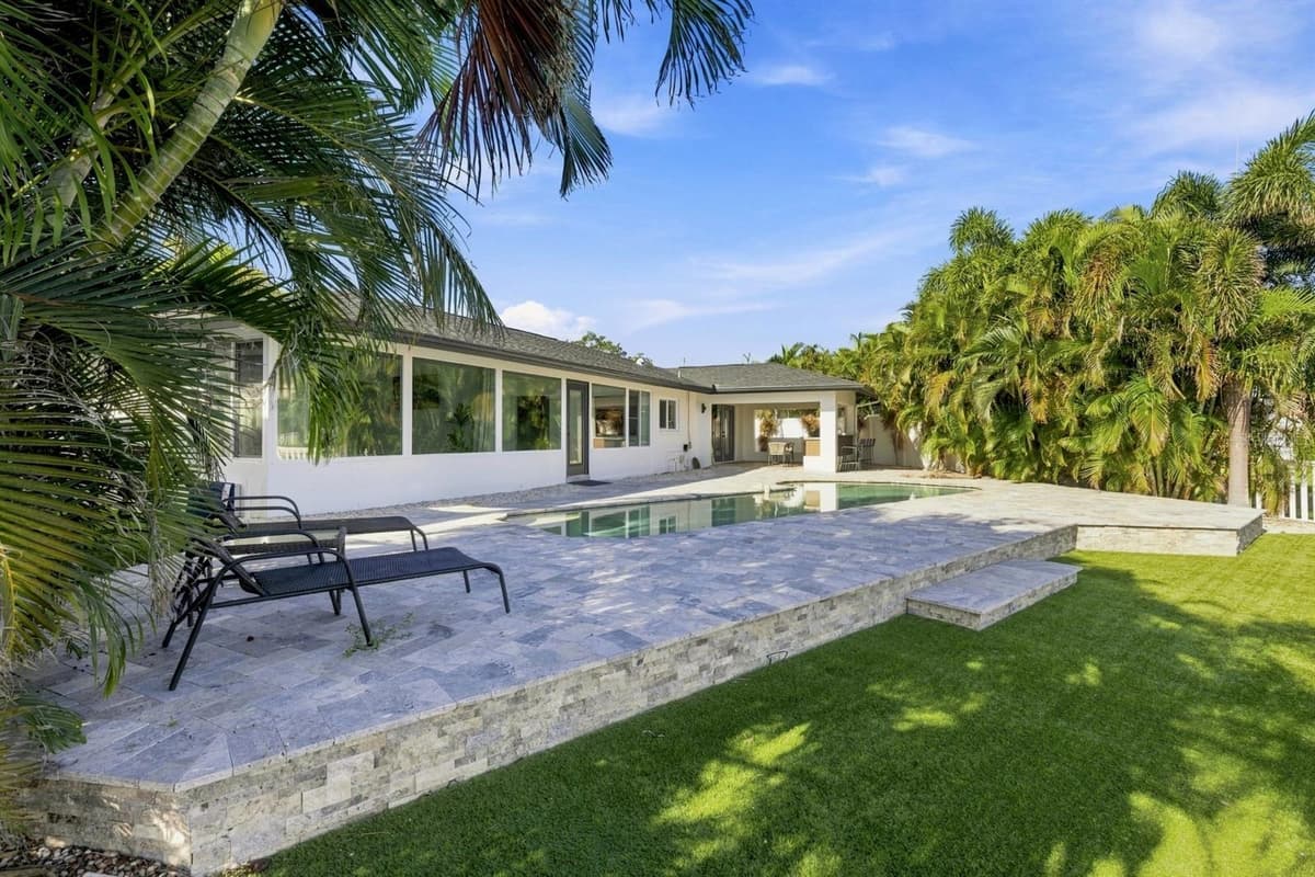 320 PALM ISLAND — photo 6 of 50