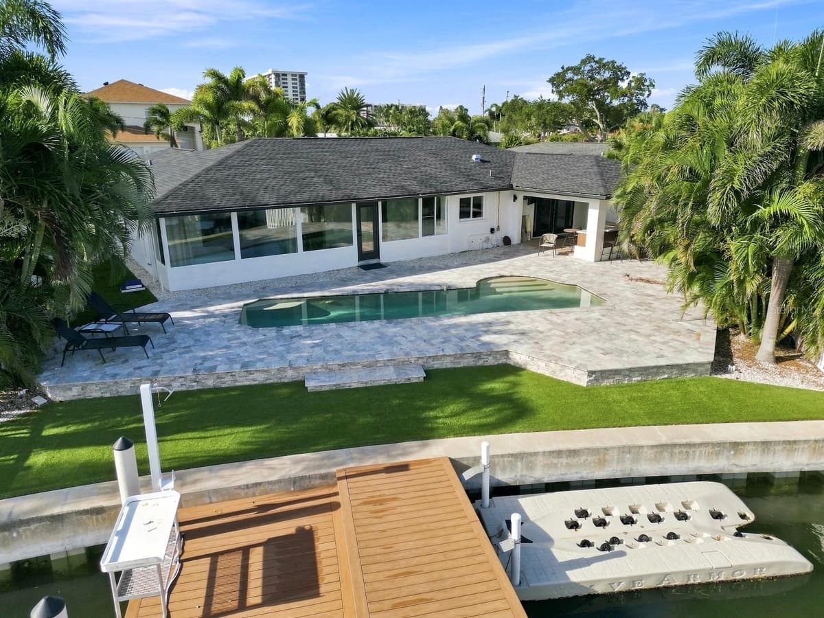 320 PALM ISLAND — photo 49 of 50